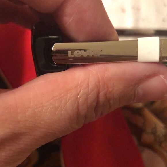 LEVI’S Ladies Black Fashion Sunglasses Sunnies - Picture 6 of 6